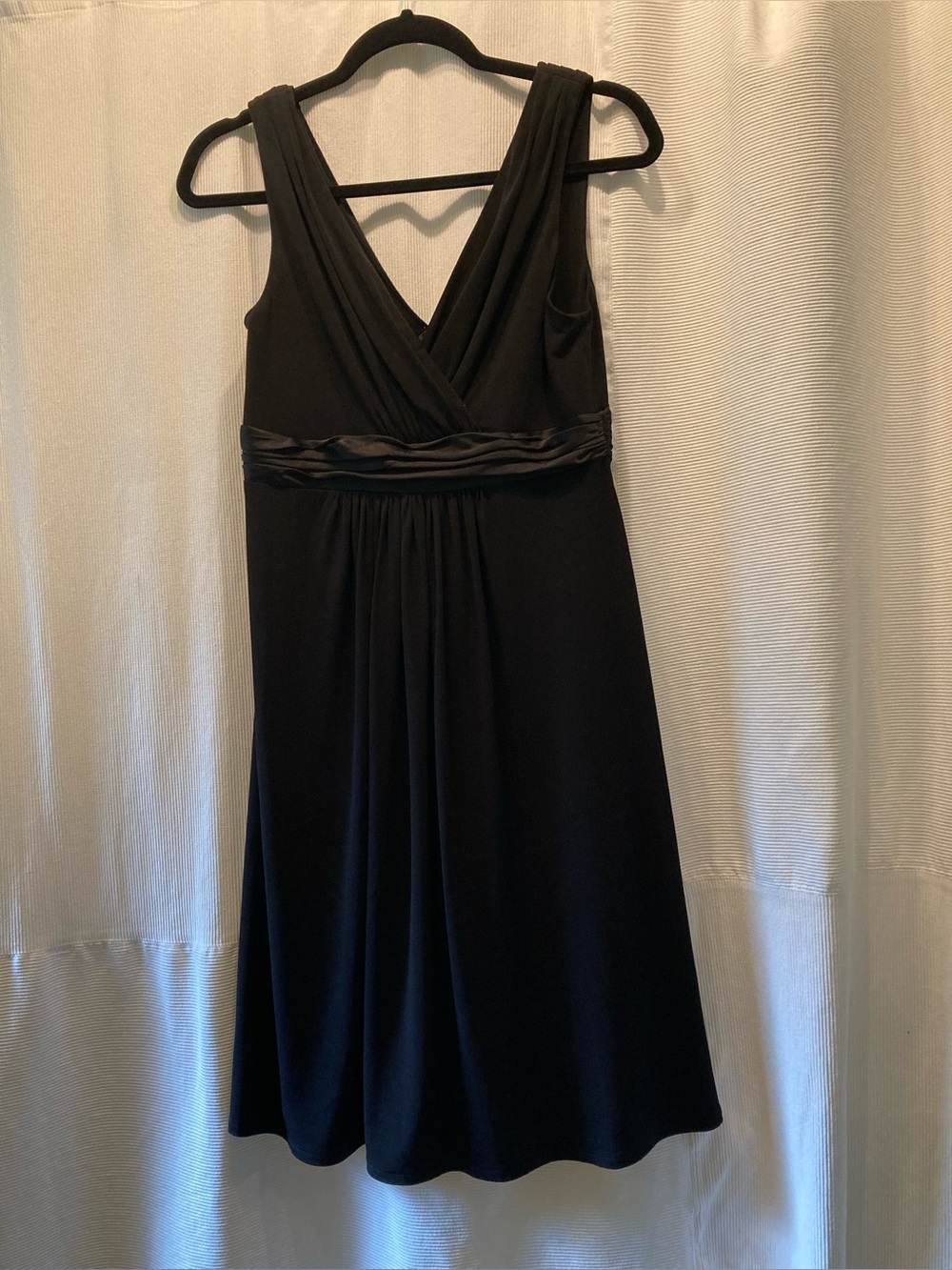 Vintage Black V-Neck Sleeveless Dress